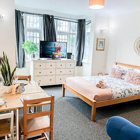 Cosy Apartments Near Hampstead Heath With Free On-Site Parking & Private Gardens, Golders Green 伦敦 外观 照片