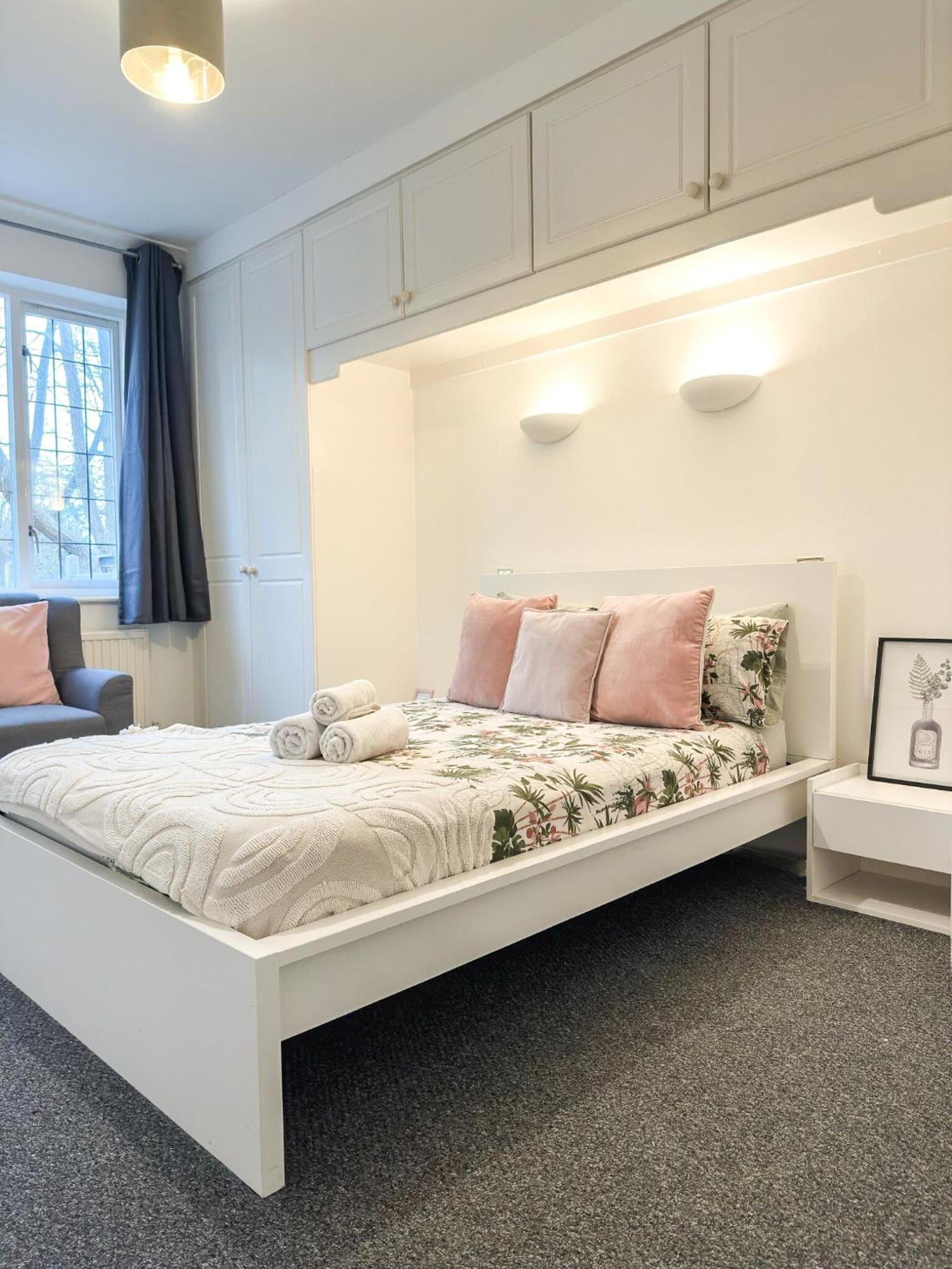 Cosy Apartments Near Hampstead Heath With Free On-Site Parking & Private Gardens, Golders Green 伦敦 外观 照片